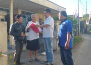 Dalam Rangka Menyambut HUT Ke 78 Aliansi Jurnalis Tulungagung Turut Membagikan Bendera Merah Putih Kepada Masyarakat