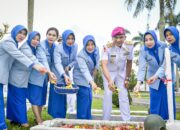Peringati HUT Ke-78 TNI AL, Danlantamal IX Ziarah Ambondan Tabur Bunga di Taman Makam Pahlawan Kapahaha Kota Ambon