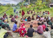 Turut Berduka, Satgas Mobile Raider 300 Siliwangi Bantu Pemakaman Warga Papua