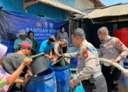 Polres Ponorogo Droping Air Bersih dan Sembako Untuk Warga