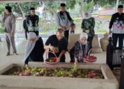 Ziarah ke Makam Bung Karno, Farah Ajak Generasi Muda Tak Melupakan Sejarah