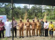 Satgas Yonif 122/TS Bersama Pemerintah Kabupaten Kerom Melaksanakan Kegiatan Peletakan Batu Pertama Gereja