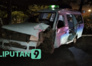 Diduga Mengantuk, Mobil Angkutan Umum ini Tabrak Trotoar dan Pagar Jalan