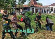 Cegah Banjir Polisi dan TNI Bersama Warga Bersihkan Jalur Sungai di Ponorogo