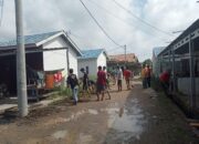 Ketua RT 34 Bersama Warga Pondok Asri Sukajadi Melakukan Kerja Bakti guna Mencegah Terdampaknya DBD