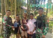 Satgas Yonif 122/TS Berkunjung Ke Rumah Warga Binaan dan Bagikan Alkitab