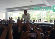 Kedatangan Anies Baswedan Disambut Oleh Ribuan Masyarakat Kota Kendari