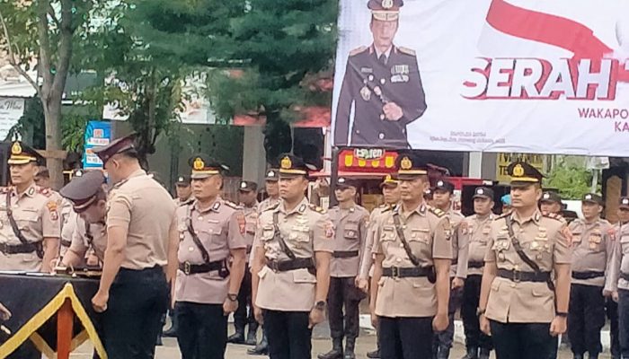 Mutasi Besar Polda Jatim Guncang Polres Sampang, Wakapolres hingga Kapolsek Resmi Berganti