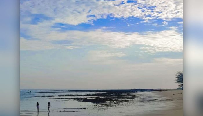 Langit Seolah Turun ke Laut, Pesona Pantai Nepa Sampang Bikin Siapa Pun Jatuh Cinta