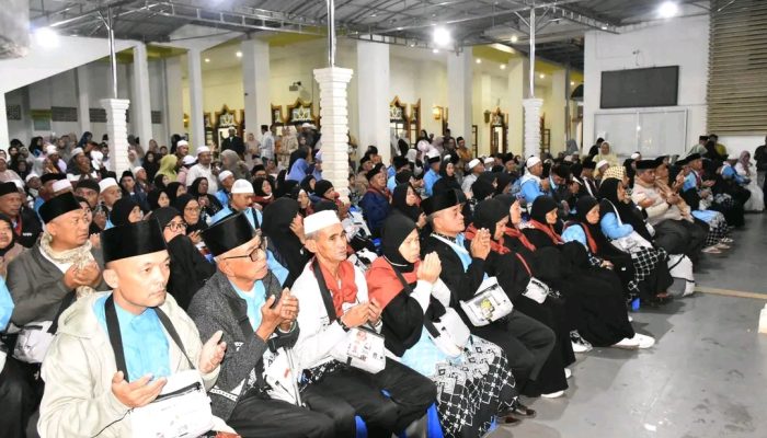 Wabup Madina Sambut Kedatangan Jemaah Haji di Mesjid Agung Nur Ala Nur