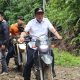 Kunjungan Kerja di Mandrehe Barat, Bupati Nias Barat Lintasi Jalan Rusak Parah