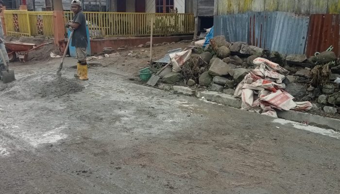 Pembangunan Cor Rabat di Kelurahan Hutasuhut Dorong Sanitasi Lingkungan dan Cegah Stunting