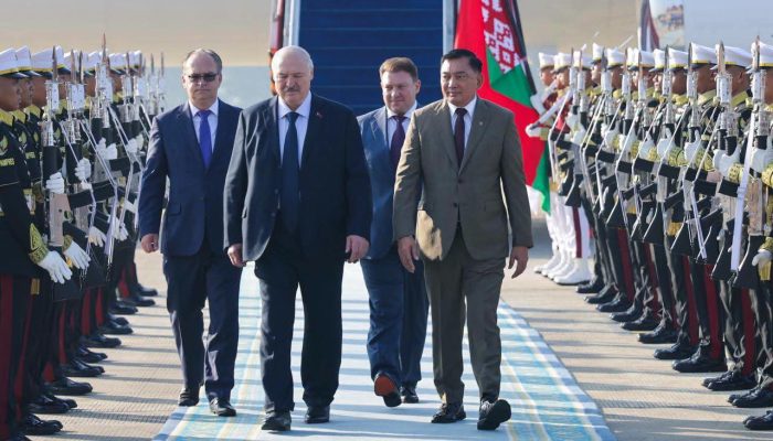 Menhan RI Wakili Presiden Prabowo sambut Presiden Belarus di Lanud Halim Perdanakusuma