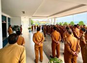 Sekda Taput Pimpin Apel Gabungan ASN di Halaman Kantor Bupati