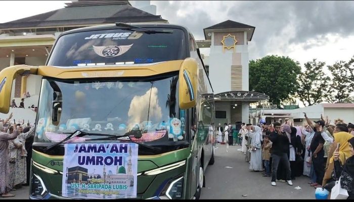 Pelepasan Jemaah Umroh di Mesjid Agung Nur Ala Nur, Bupati Madina sarankan Pakai Wings Air