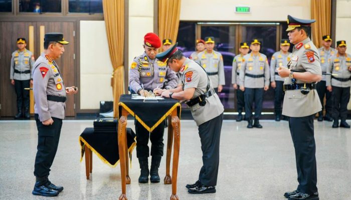 Kapolri Pimpin Pelantikan dan Sertijab Kapolda Jajaran