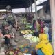 Patroli Dialogis Satgas Ops Damai Cartensz di Pasar Sinak ,Jaga Keamanan Aktivitas Jual Beli Warga