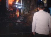 Polres Lamongan Tangani Kebakaran Hebat di Pasar Agrobis, Sekitar 10 Stand Terdampak
