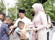 Tunaikan Nazar Bupati Putra Mahkota Alam Hasibuan,Santuni 342 Anak Yarim di Halaman Mesjid Agung Sibuhuan