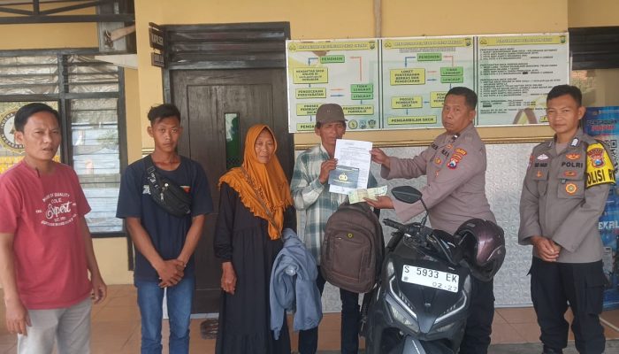 Polsek Kembangbahu Serahkan Sepeda Motor Temuan kepada Keluarga Pemilik
