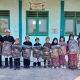Kepedulian IPDA Purnomo Wujud Perhatian Nyata MI Bahrul Ulum Dusun Dermo Terima Bantuan Tas Sekolah