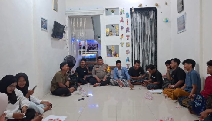 Matangkan Persiapan HUT RI ke – 81 Bhabin Sidomukti Dampingi Karang Taruna