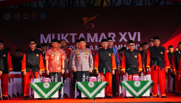 Muktamar XVI Tapak Suci Resmi Dibuka di Semarang Kapolri Terima Anugerah Anggota Kehormatan