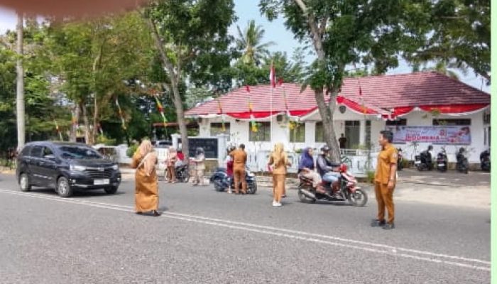 Menyambut HUT Kemerdekaan RI KE-81 Tahun 2026 Dinas Pertanian Bagi-bagi Bendera 