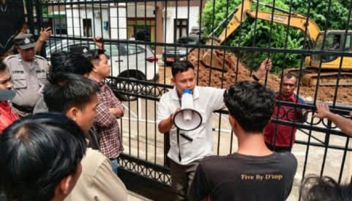 AMP2K Madina Desak Bupati & Aparat Usut Dugaan Keterlibatan Kades Beringin Jaya dalam Aktivitas PETI