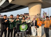 IMA Madina Pekanbaru Turun ke Jalan Bagikan Bendahara Merah Putih sambut HUT ke – 81 Kemerdekaan RI