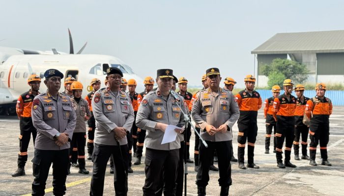 Terus Bergerak: Polri Kembali Kirim Personel K9 dan 2,5 Ton Logistik untuk Korban Gempa NTT