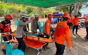 Hari ke Enam Pasca Gempa, Polri Terus Bergerak: Brimob dan Bantuan Logistik Konsisten Dikirim ke NTT