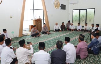 Jumat Curhat di Masjid Al Fatah Wakapolres Tangerang Ajak Warga Cegah Tawuran dan Kejahatan Anak