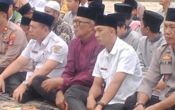 M.Zulkarnaen,SPd, PAC Apdesi TPK Ikut Sholat Istisqo, Serukan Cegah Karhutla