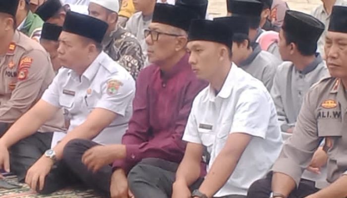 M.Zulkarnaen,SPd, PAC Apdesi TPK Ikut Sholat Istisqo, Serukan Cegah Karhutla
