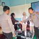 Kapolsek Tigabinaga Pastikan Makanan Bergizi Layak dan Aman Sebelum Didistribusikan