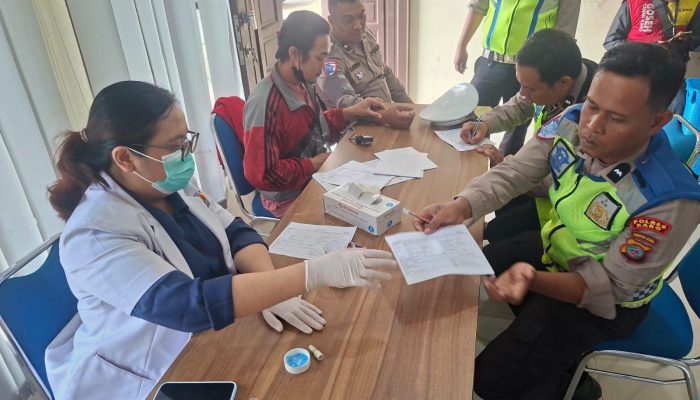 Sambut HUT Lalu Lintas Bhayangkara ke -71, Satlntas Polres Karo Gelar Donor Darah