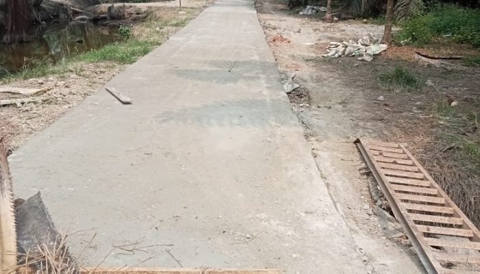 Diduga Pekerjaan Proyek Siluman di Simpang Jalan Karanganyer Sudah Secara Cepat Selesai Dikerjakan