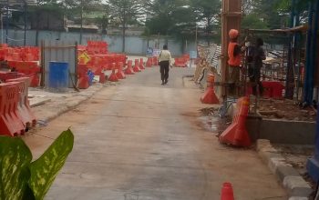 Diduga Proyek Gerbang Loket UPT KIR Ujung Menteng Belum Dilengkapi Perizinan dan Penerapan K3 Disorot