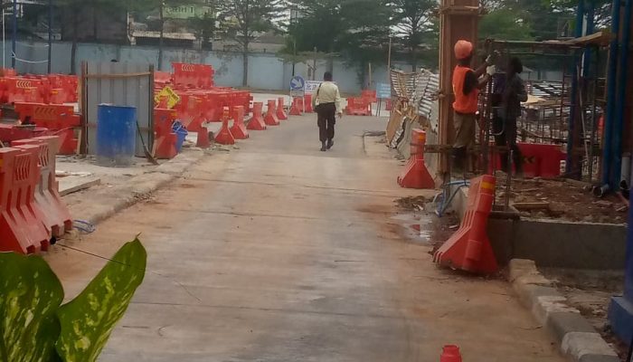Diduga Proyek Gerbang Loket UPT KIR Ujung Menteng Belum Dilengkapi Perizinan dan Penerapan K3 Disorot