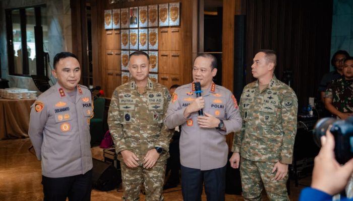 Kapolda Metro Jaya Hadiri Syukuran HUT TNI ke 81 di Makodam Jaya