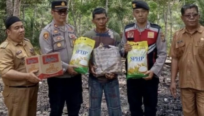 Polsek Jaya loka Polres Musi Rawas Salurkan Bantuan Sosial kepada Korban Kebakaran Rumah di Purwodadi