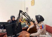 Polres Kuningan Gencarkan Edukasi Tertib Berlalu Lintas Melalui Talkshow Radio dalam Operasi Patuh Lodaya 2026