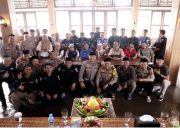 Perkuat Sinergitas Media dan Polri, Kapolres Majalengka Potong Tumpeng di Syukuran HUT Humas Polri Ke-75